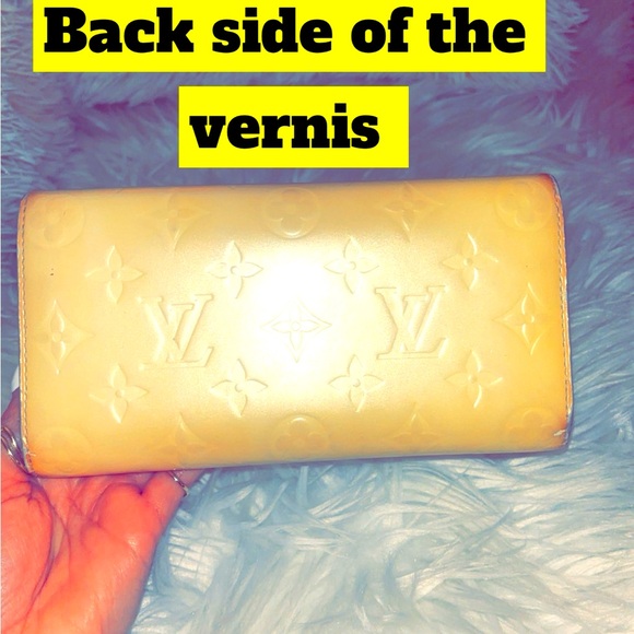 Authentic LV Vernis Yellow Wallet! - Picture 3 of 6